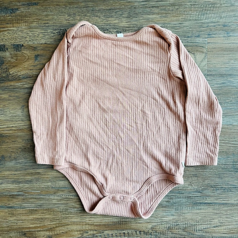 MORI Long Sleeve Ribbed Rose Bodysuit